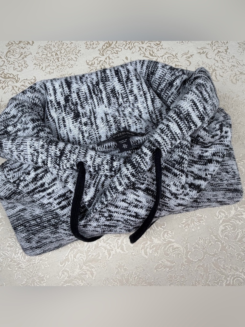 Express Men's Black & White Marled Turtleneck Pullover